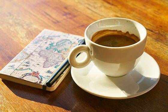 عکس قهوه و کتاب